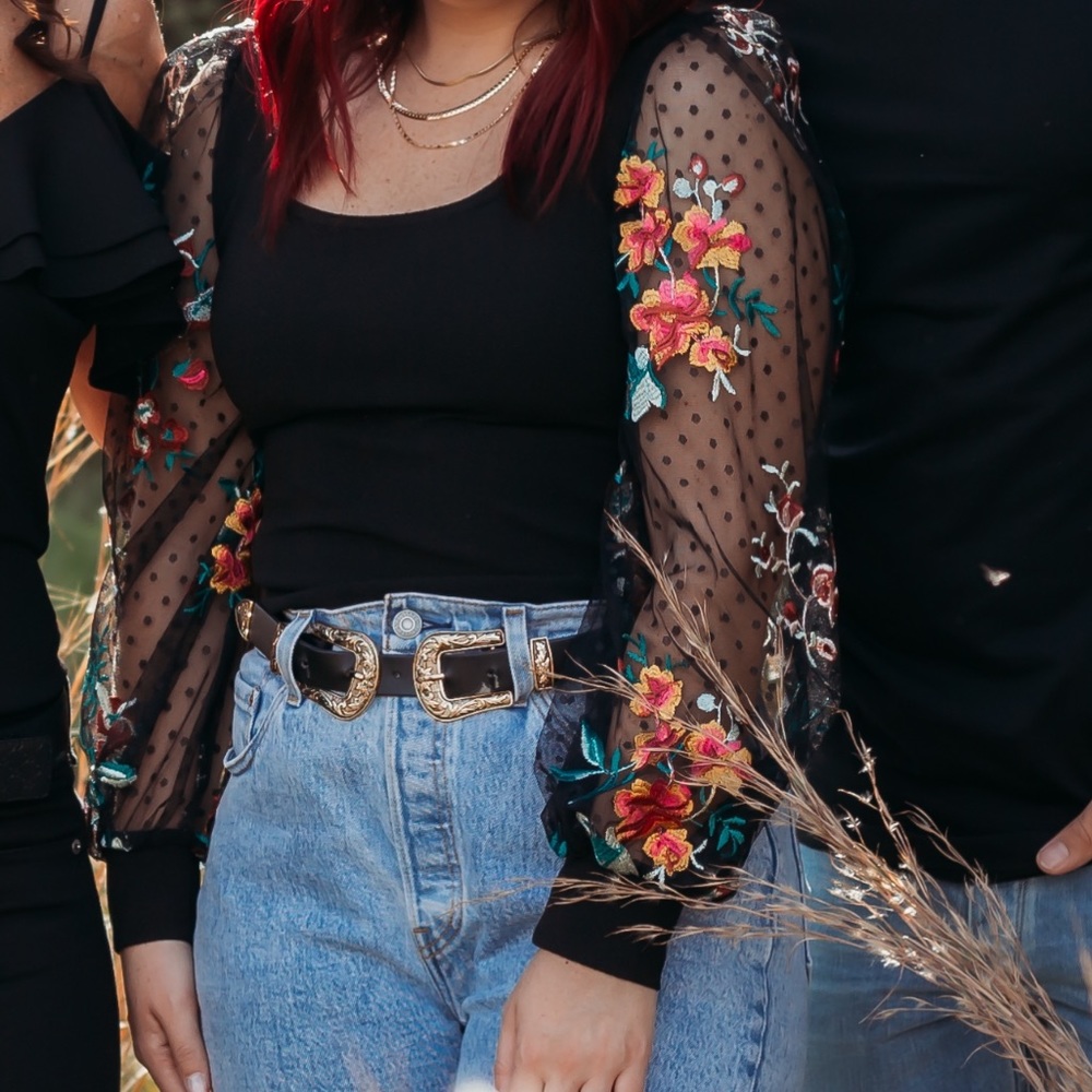 Embroidered Floral Dobby Mesh Sleeve Fitted Top